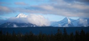 Cloudy peaks